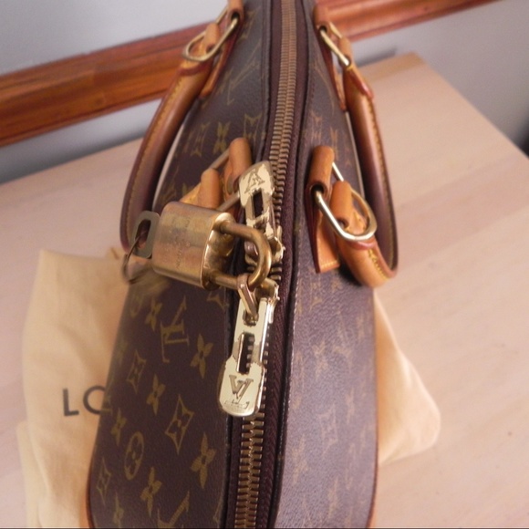 Louis Vuitton Alma no cracks/no odor - Picture 4 of 8